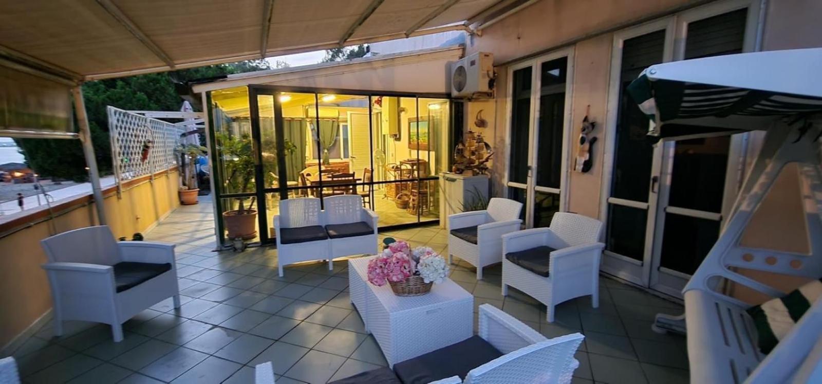 La Terrazza Sul Mare Lägenhet Torre Grande Exteriör bild