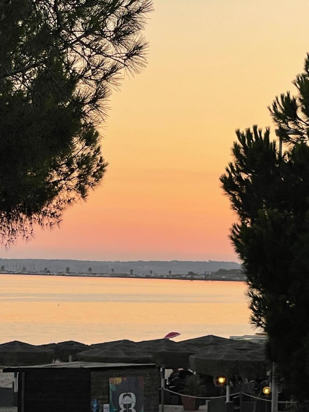 La Terrazza Sul Mare Lägenhet Torre Grande Exteriör bild